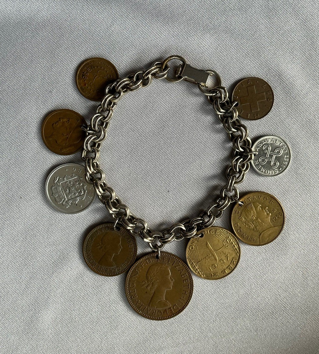 Vintage 1950s World Coin Charm Bracelet – Double Curb Link – Peery Estate