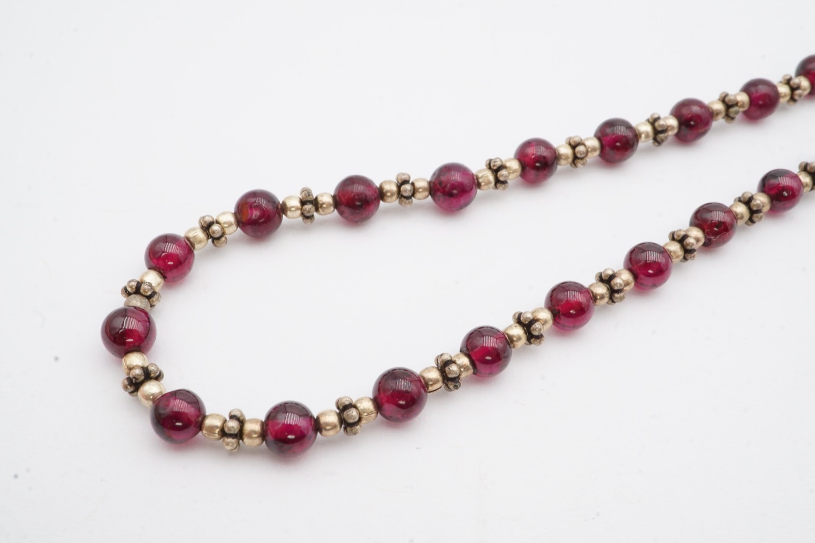 Vintage Sterling Silver 925 Garnet Bead Necklace 17″