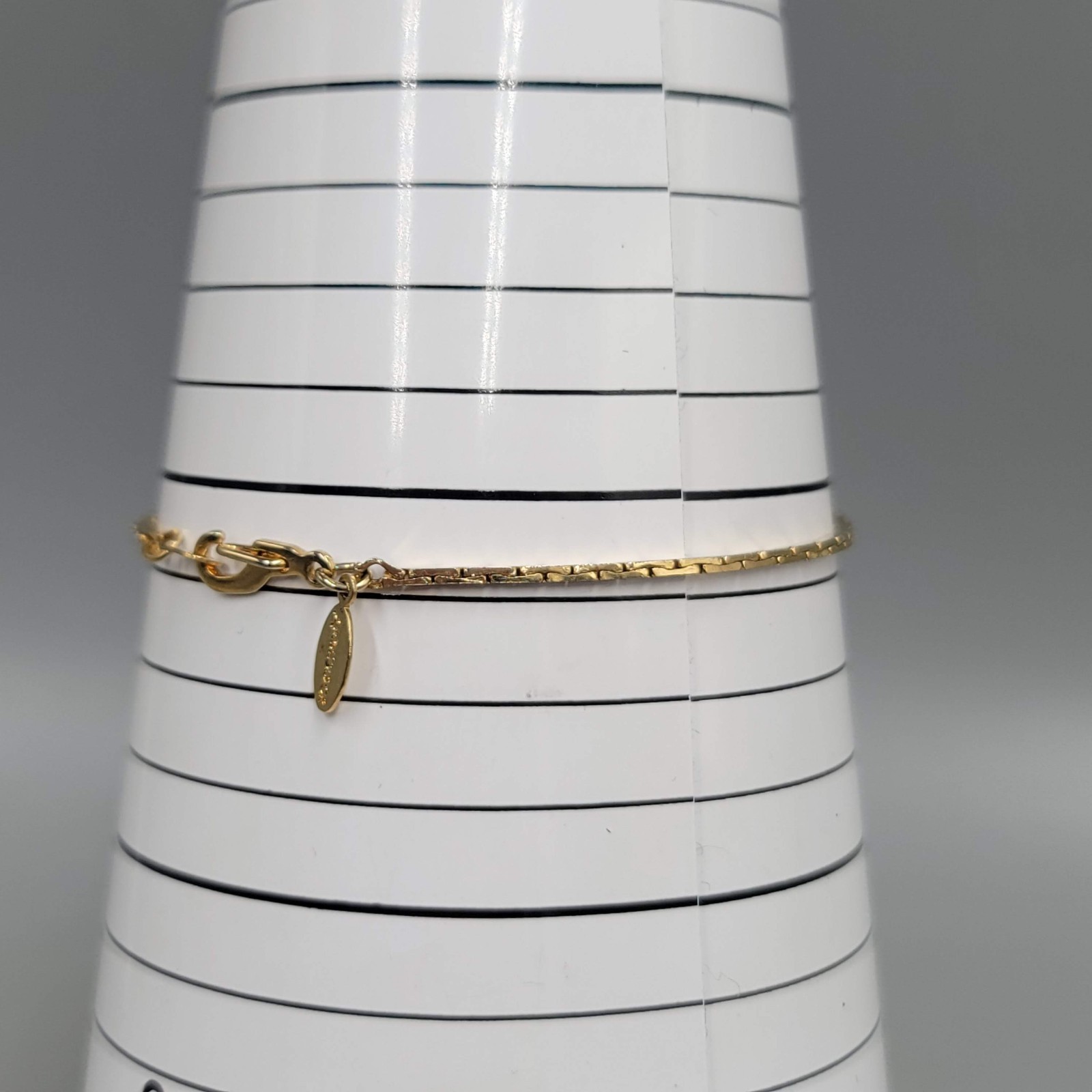 Vintage Ambassador Cobra Chain Bracelet Gold tone 7.25″