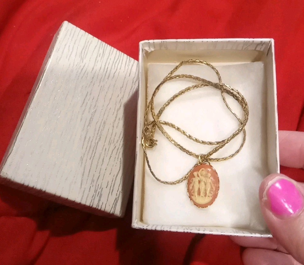 Vintage Mini Cameo Necklace