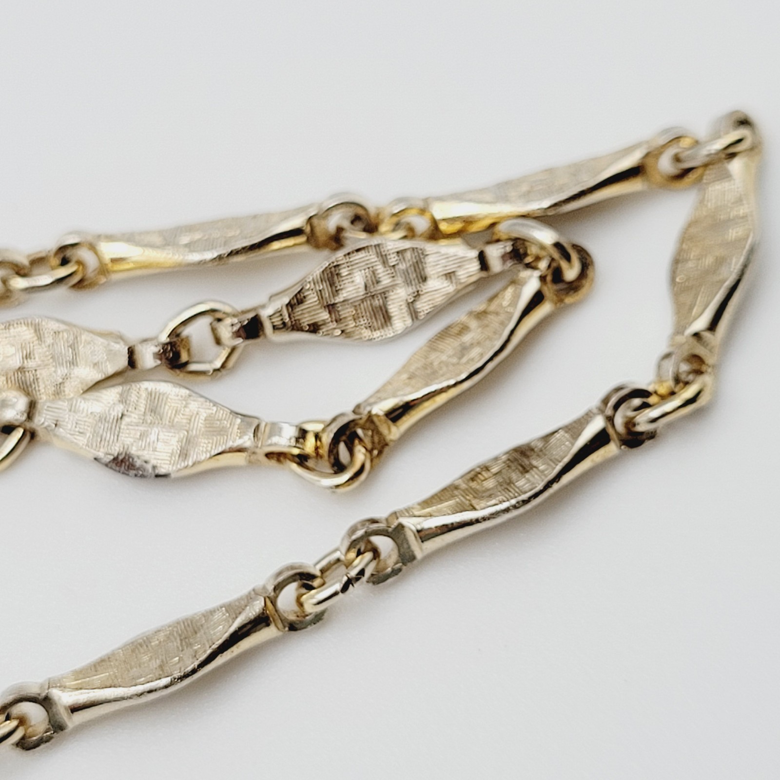 Napier Flapper Length Elongated Textured Link Chain Vtg Necklace Signed 60 Inch