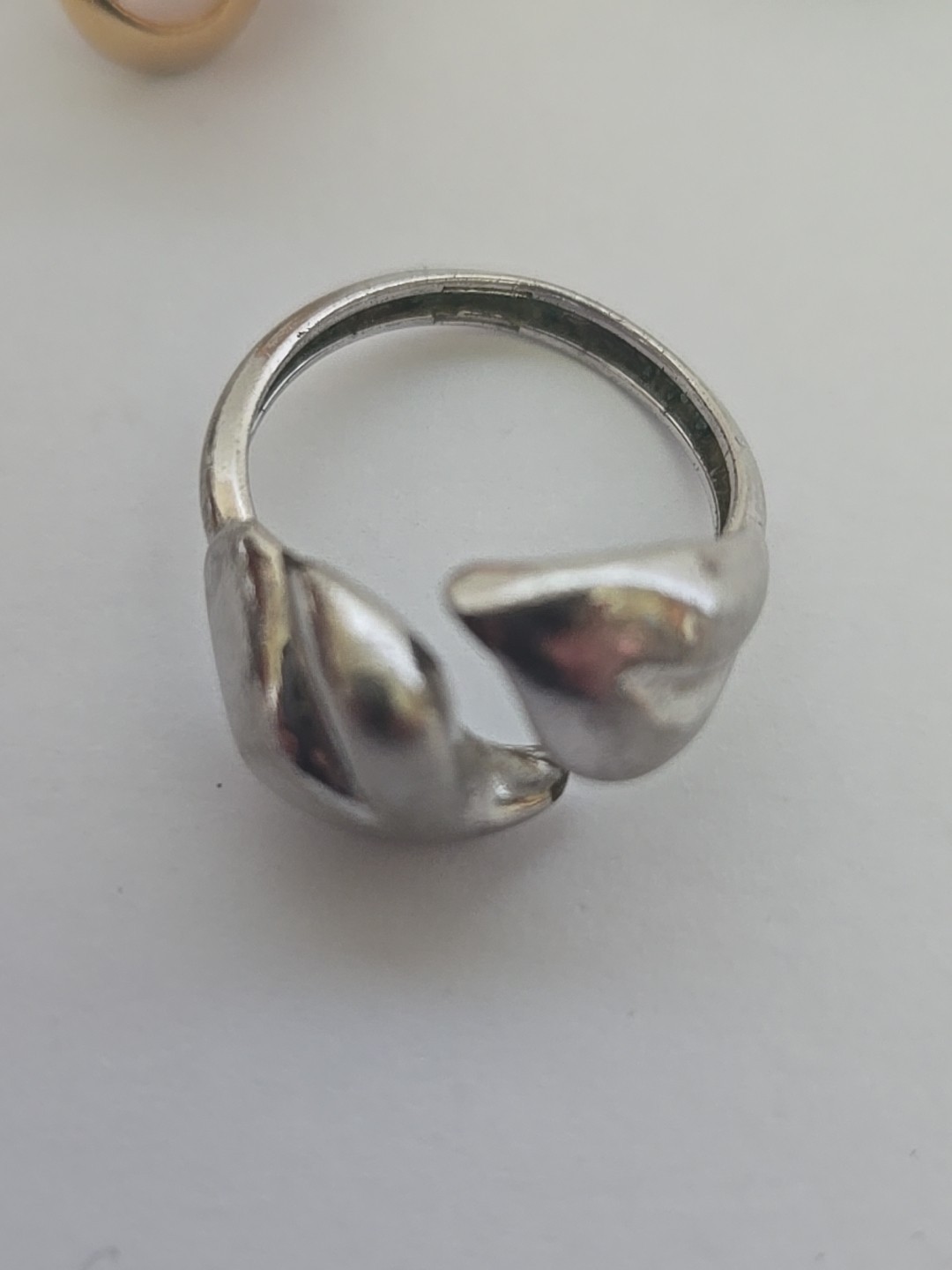 Vtg AVON ROMAN OTHER RING LOT SILVERTONE GOLDTONE RING LOT OF 7