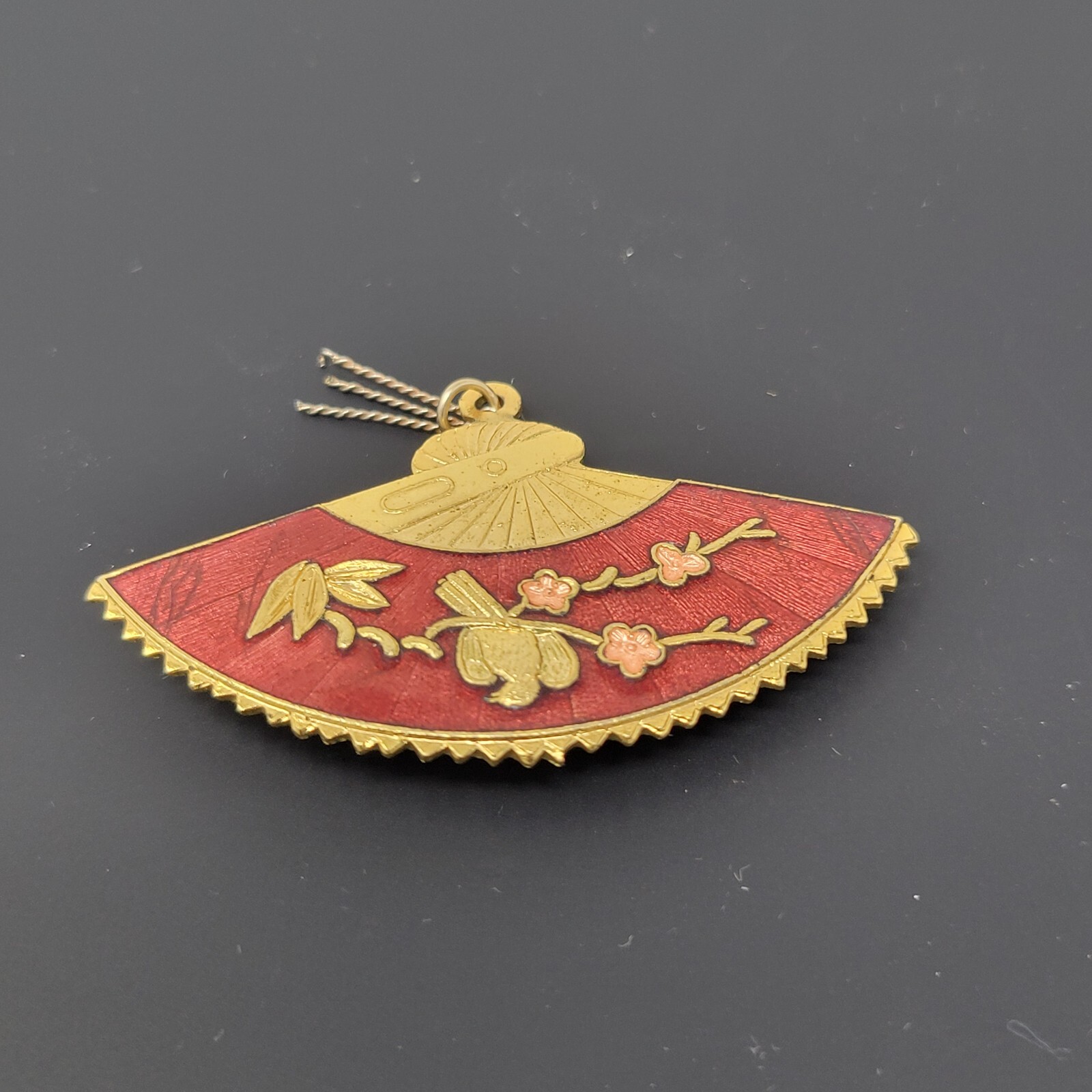 Vintage Oriental Fan Pin Brooch Retro 1935-1950 Gold Red Pink