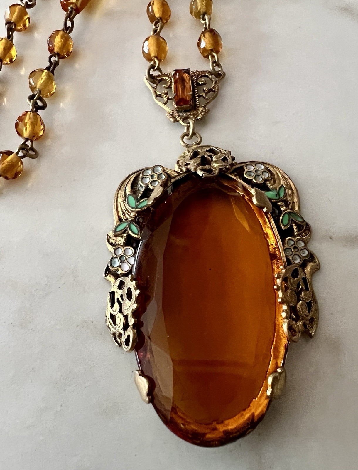 CZECH STUNNING VTG COGNAC COLOR FACETED BRASS FILIGREE ENAMELED PENDANT NECKLACE