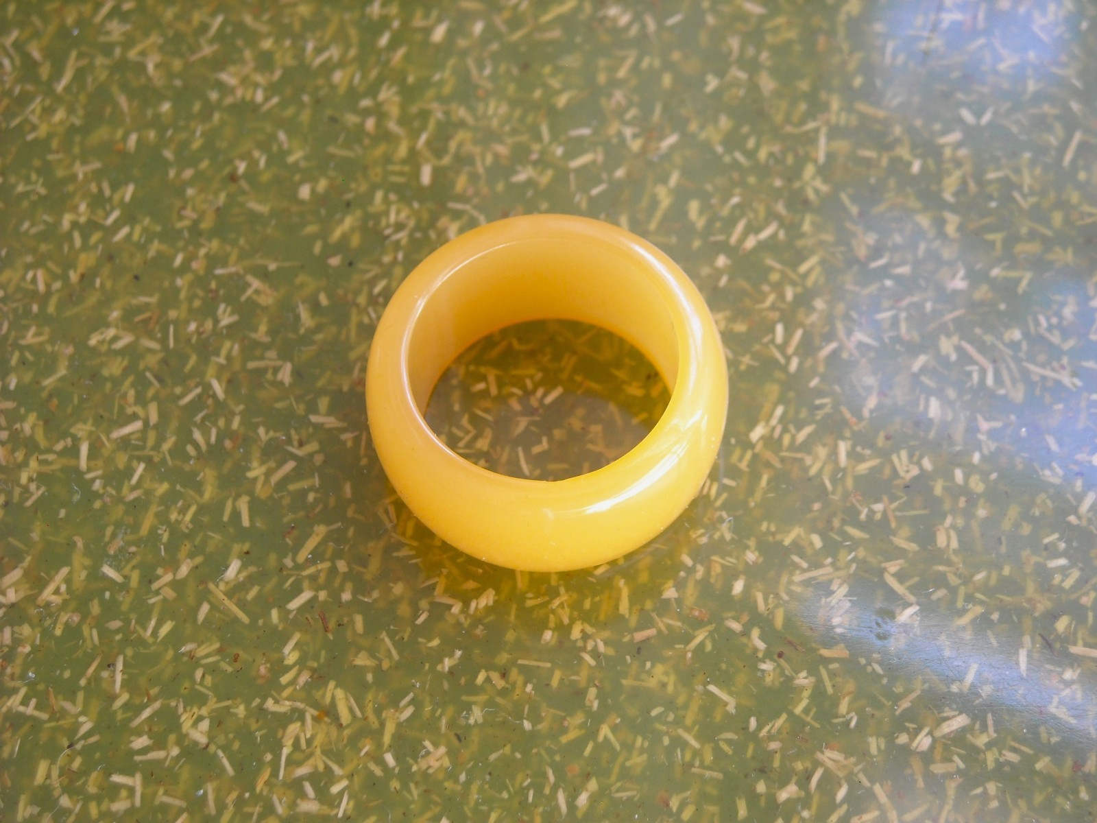 Vintage Butterscotch Amber Bakelite Ring Plain Band 3/8″ Size 6.75