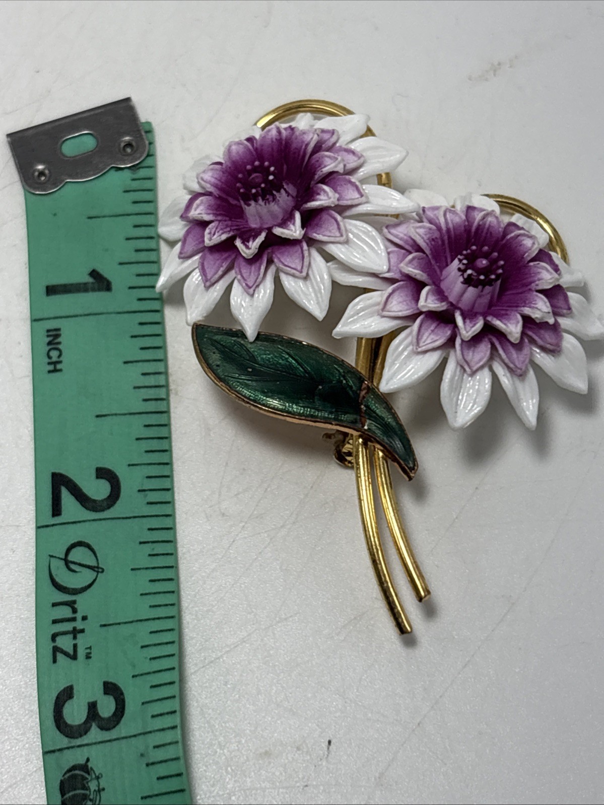 Flower Pin Brooch Plastic Flowers Enamel Leaf White Purple Green Gold Tone
