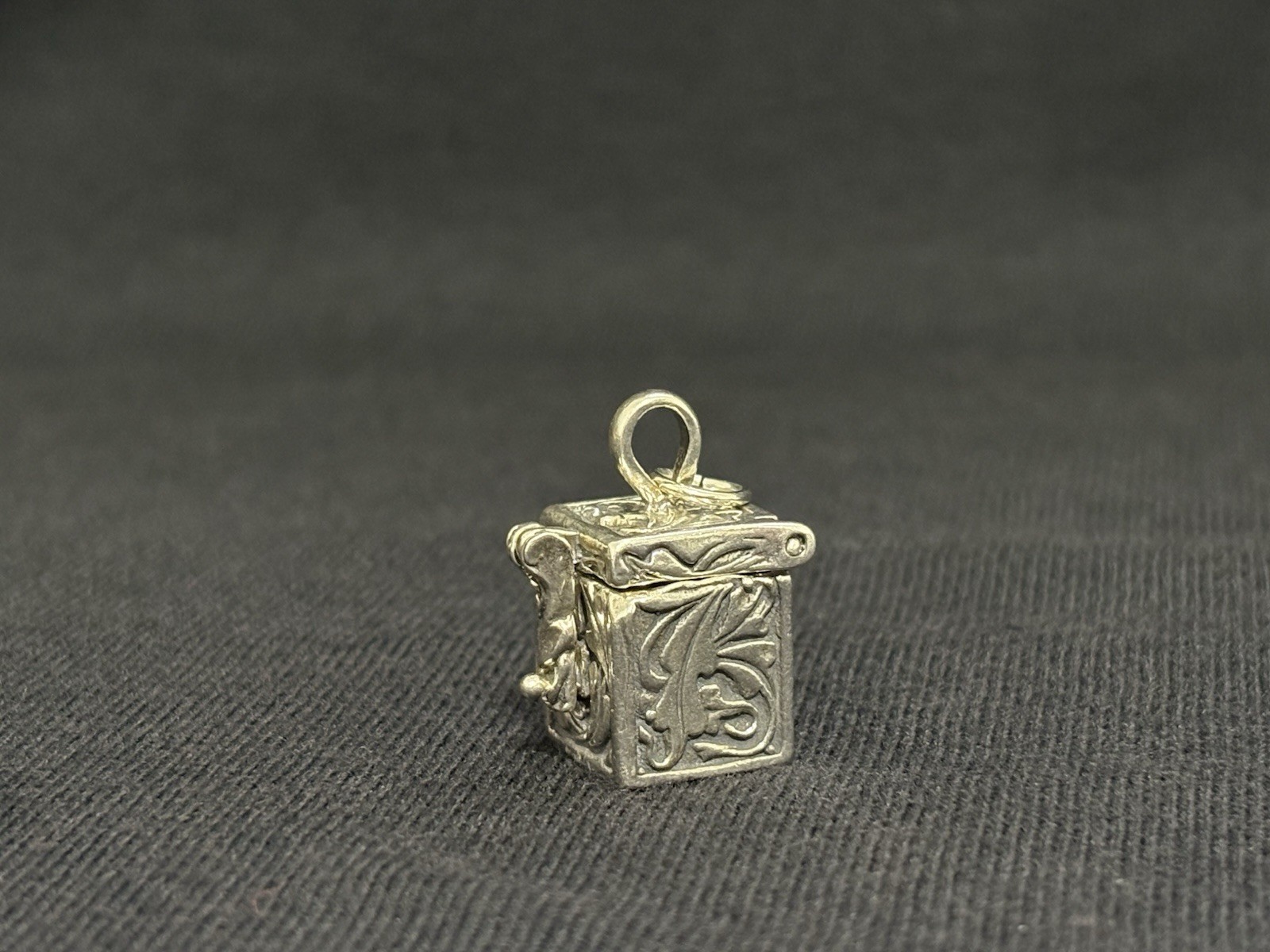 Vintage STER Sterling Silver Opening Box Charm Art Nouveau Floral Pendant 3D