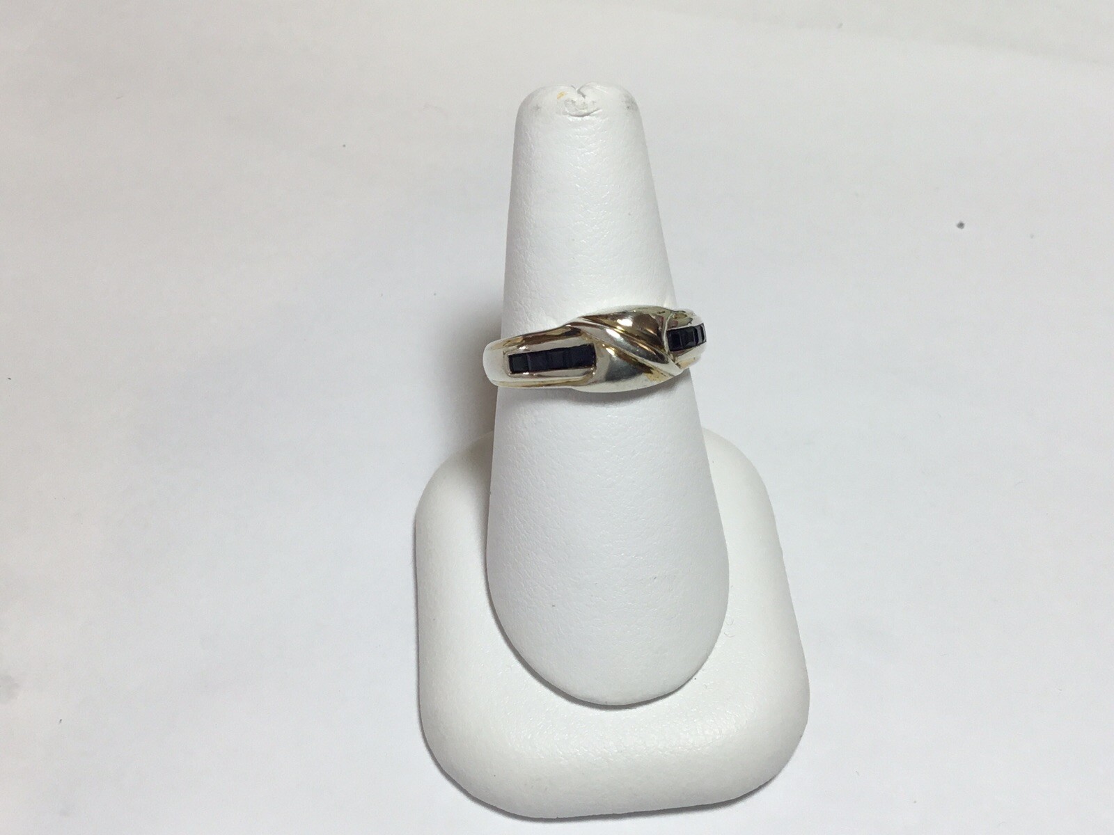 Ladies Sterling Silver Vintage Natural Sapphire Gemstone Slight Domed Ring Sz 7