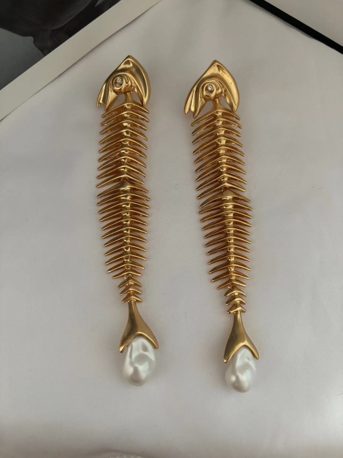 Schiaparelli Heavy Industry gilt Fishbone Baroque pearl Long Earrings, surrealis