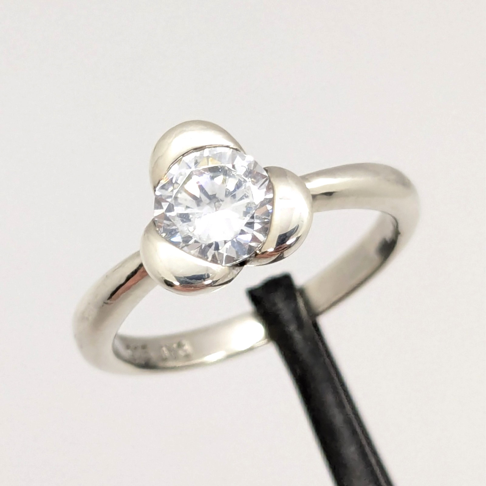 Vintage Elegant RING Silver 925 with Bright Stone -size: 6.5US (16.7mm)| UA #126