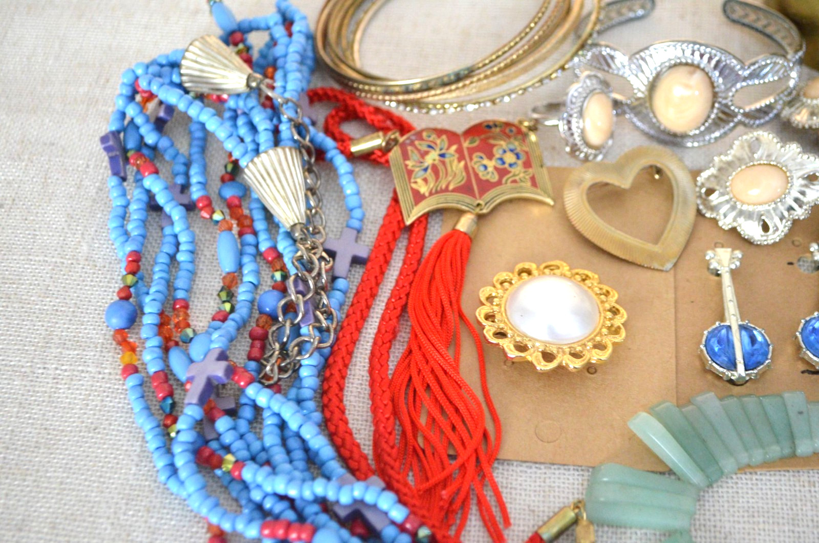 Vintage Jewelry Lot 1 Lb Mixed Wearable Craft Resale Beaded Necklaces Bracelets