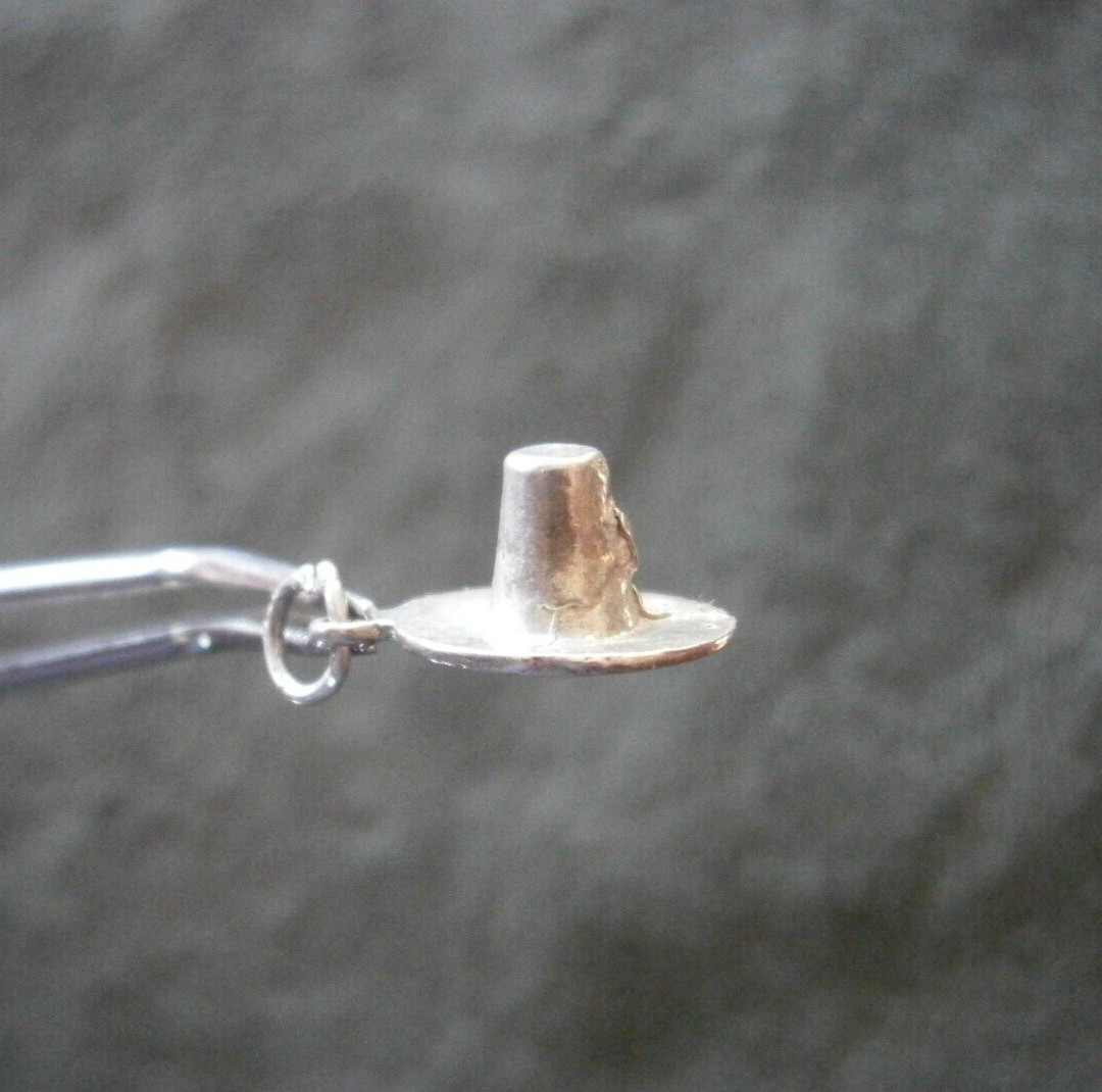 Welsh Woman Traditional Hat Vintage Sterling Silver Bracelet Charm Pendant 2.0g