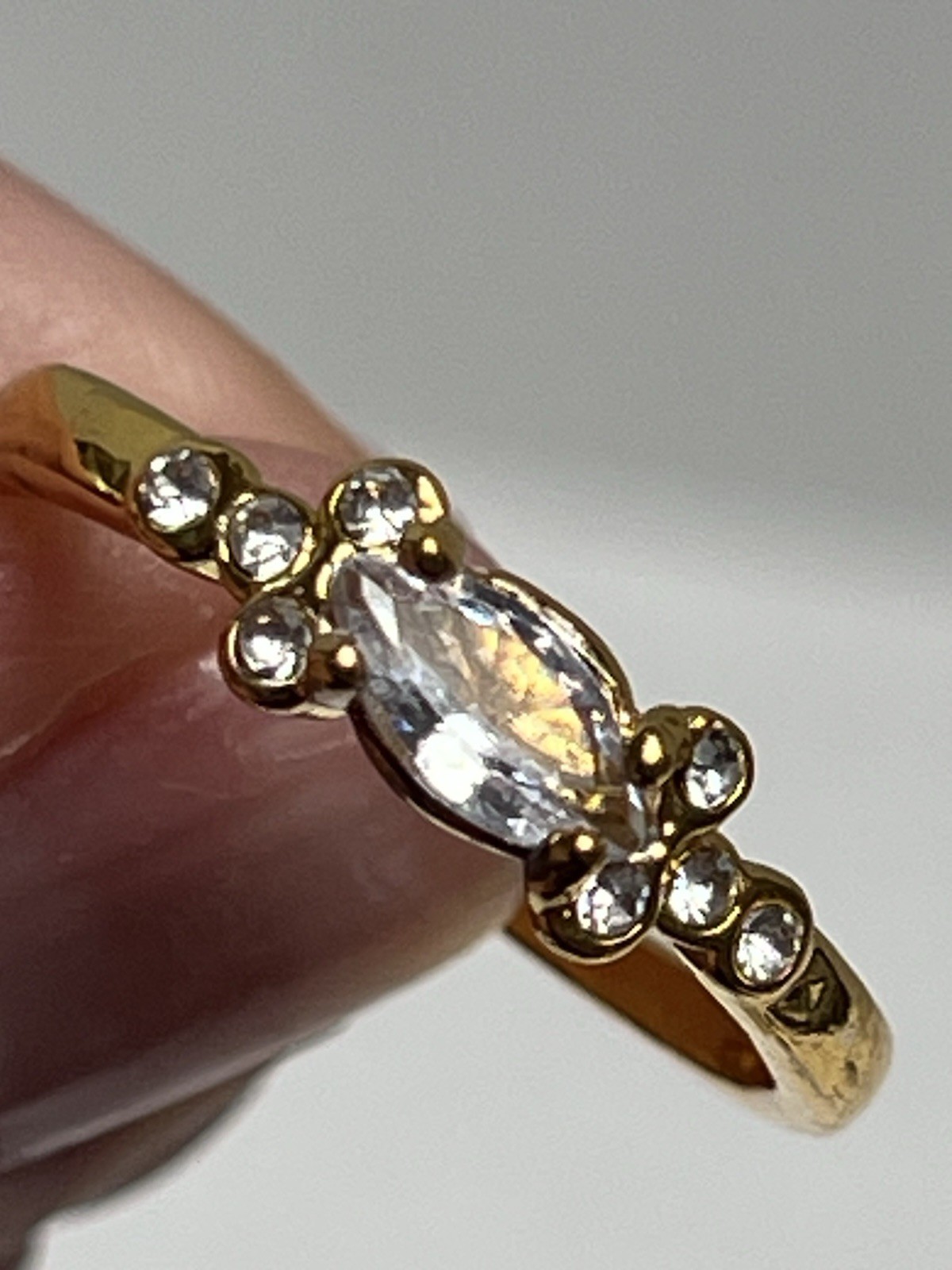Vintage Lot Of 5 Gold Tone Rings Various Glass Stones / Sizes Untested