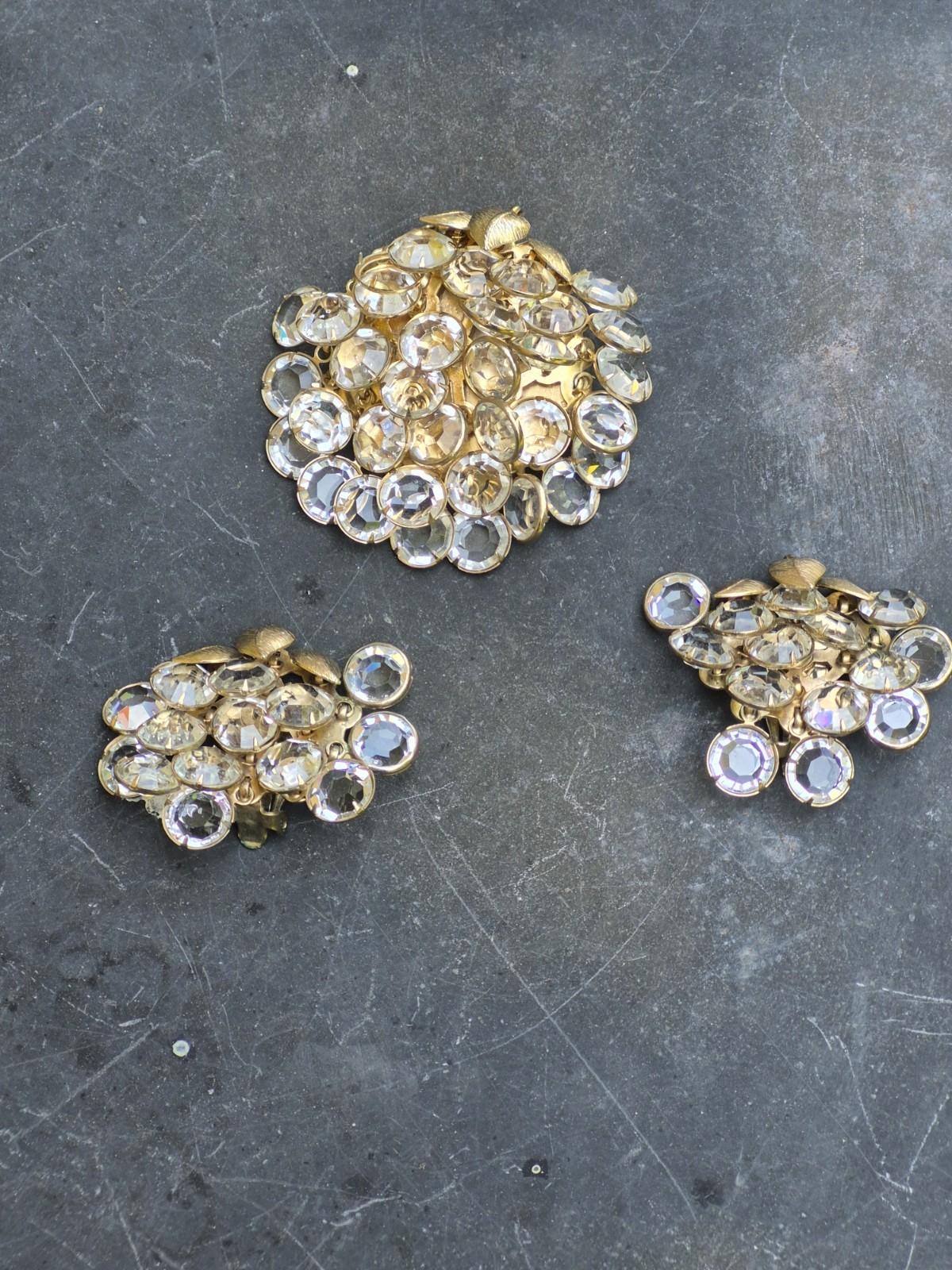 Vtg Estate Crystal Rhinestone Bezel Bedazzle Cluster Brooch Earrings Clip-On Set