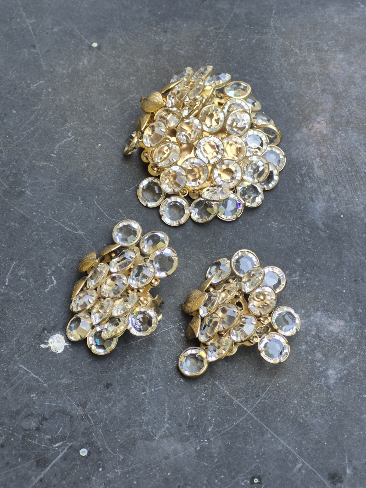 Vtg Estate Crystal Rhinestone Bezel Bedazzle Cluster Brooch Earrings Clip-On Set