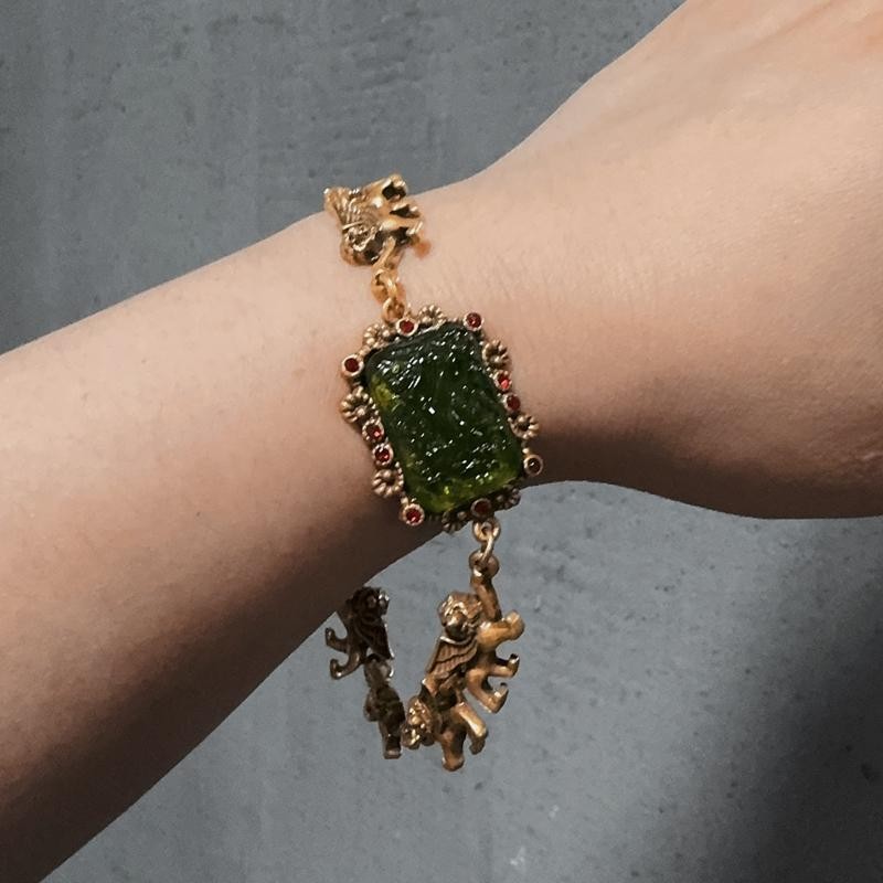 Vintage Green Glass Bracelet Charm Lion Woman Gold Plated Luxury Designe Jewelry