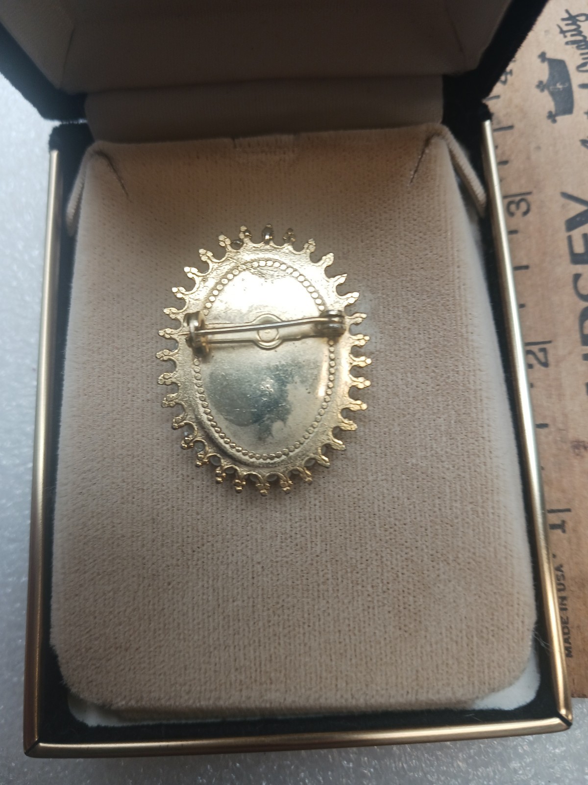 Vintage Cameo Brooch Old Antique Ladies Jewelry Pendant In Box