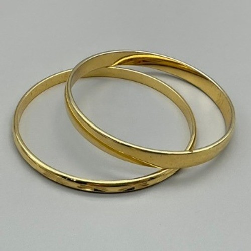 Monet Bangle Bracelet Women Gold Tone Etched Smooth Stackable Jewelry 7.25 In