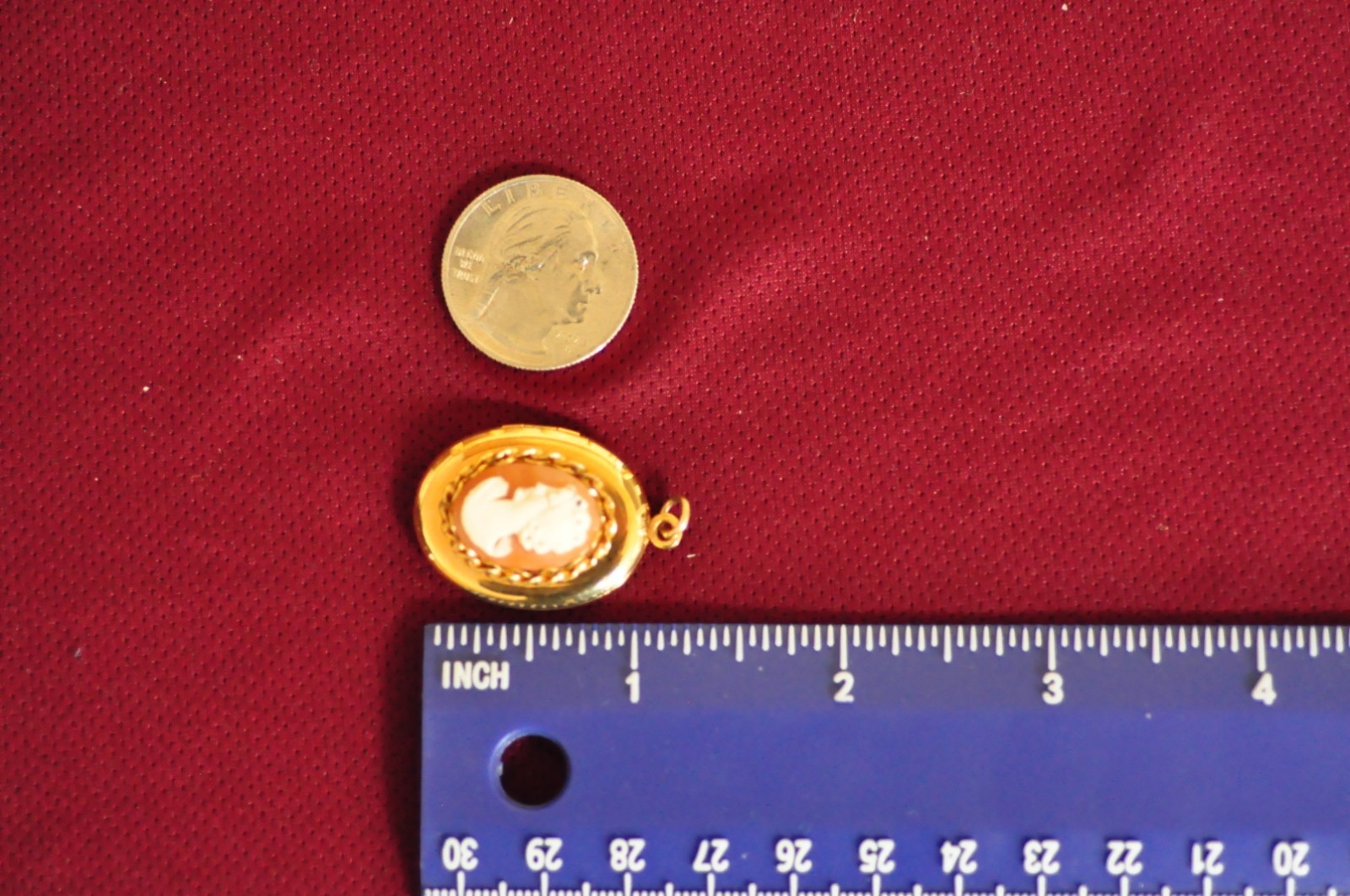 Charming 14K Gold‑Filled Cameo Locket – Victorian Style – 1″ – 8 g – Vintage
