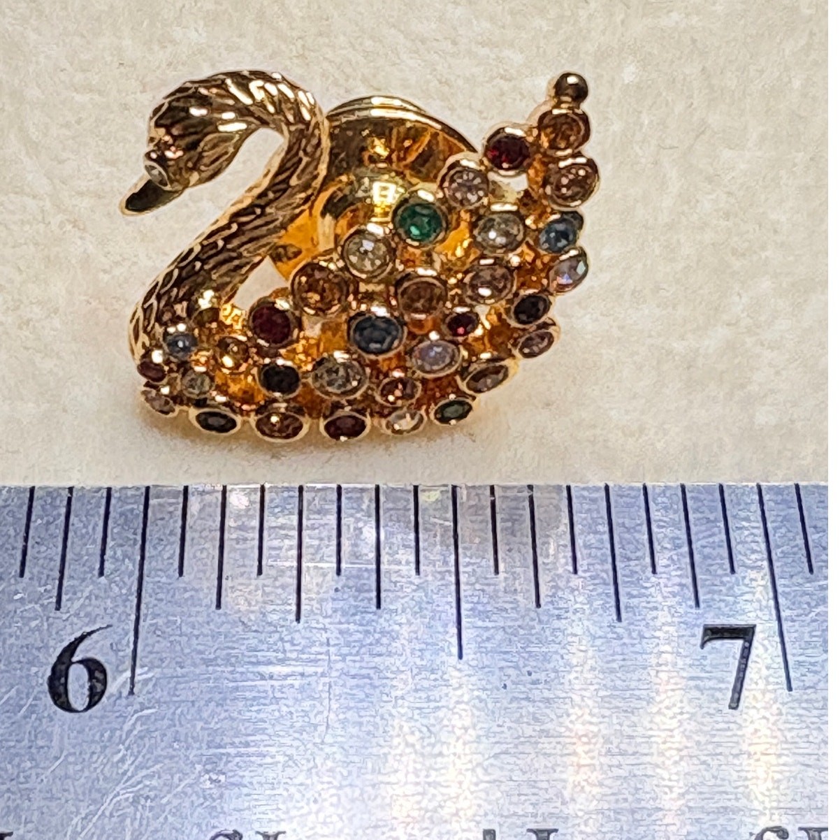 Swarovski Swan Brooch – Multicolor Crystal Gold‑Tone Pin