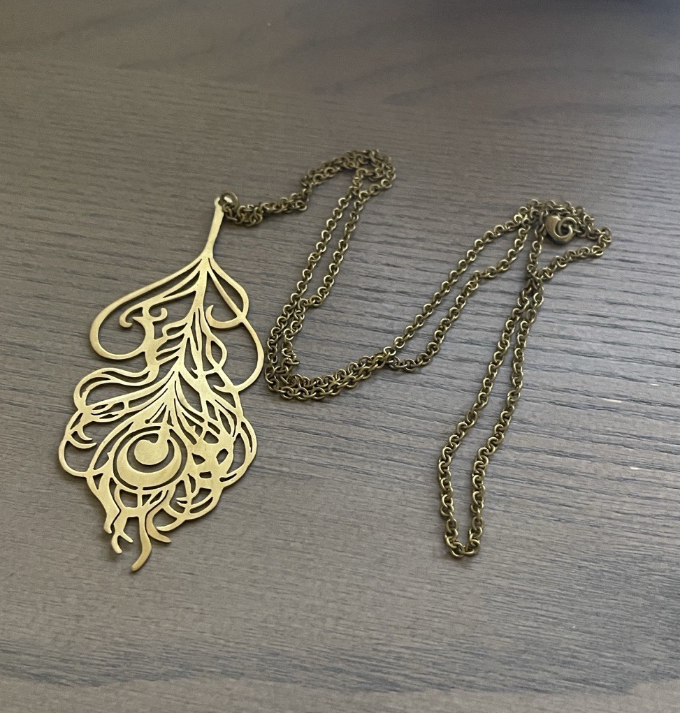 Monserat De Lucca Vintage Brass Gold Intricate Peacock Feather Necklace NWT