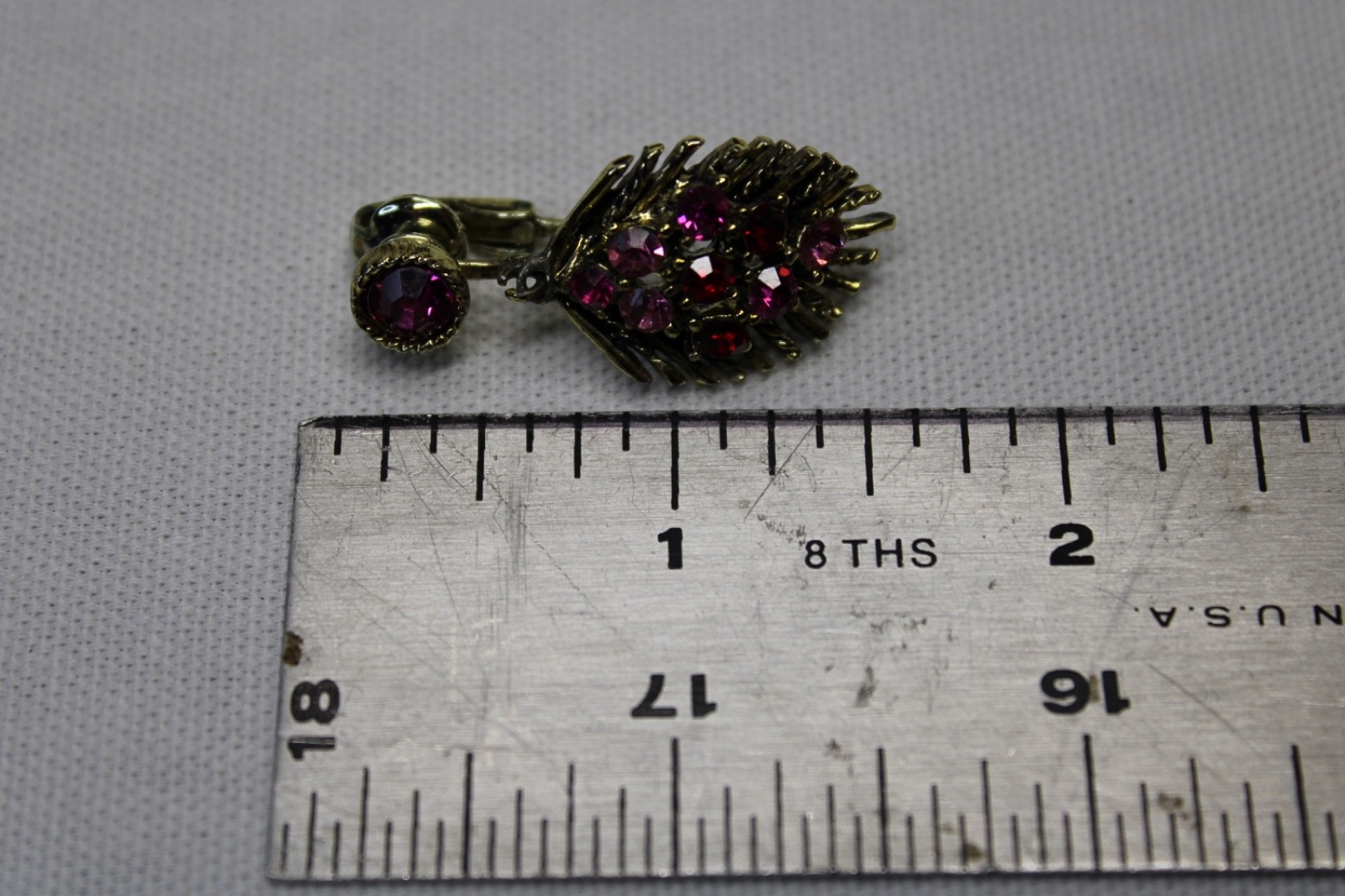 Vintage Pink Red Rhinestone Leaf Brooch Clip Earrings Set Gold Tone Retro