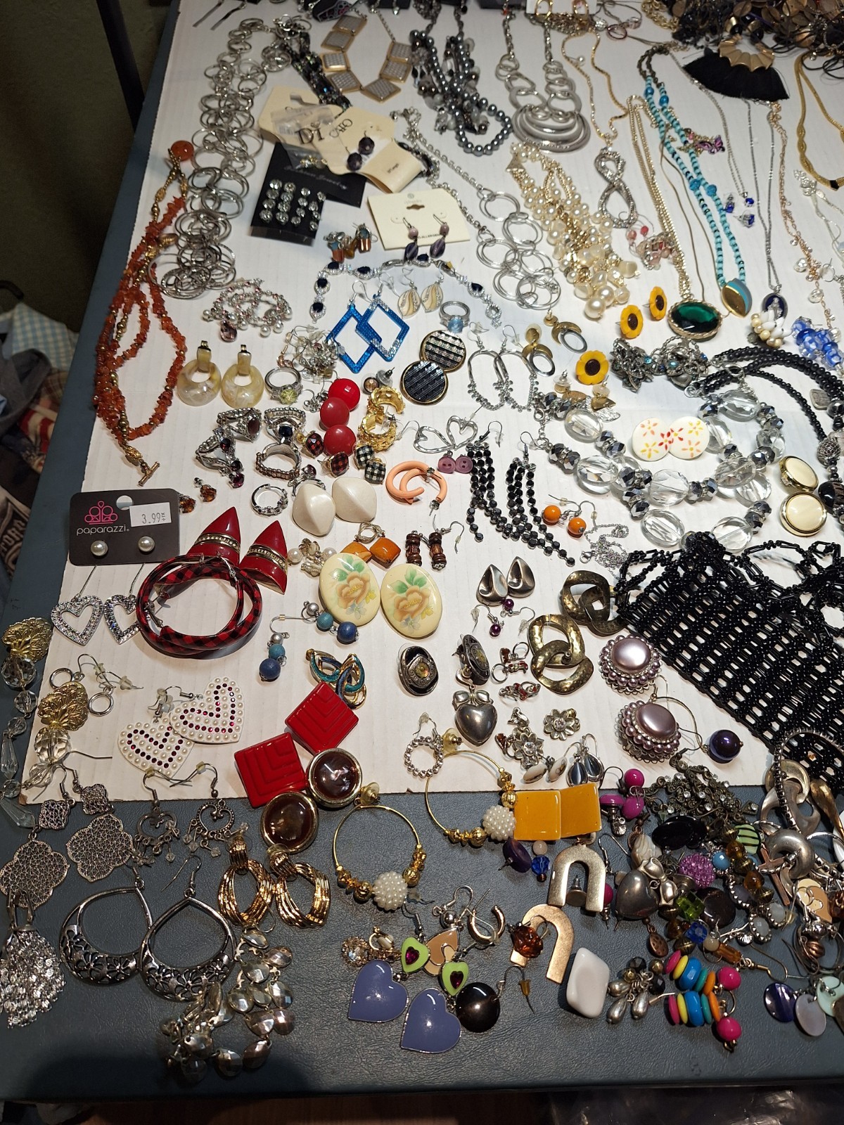 Wearable Costume Jewelry Lot, Over 200 Pieces! Large Lot! Vintage And Modern