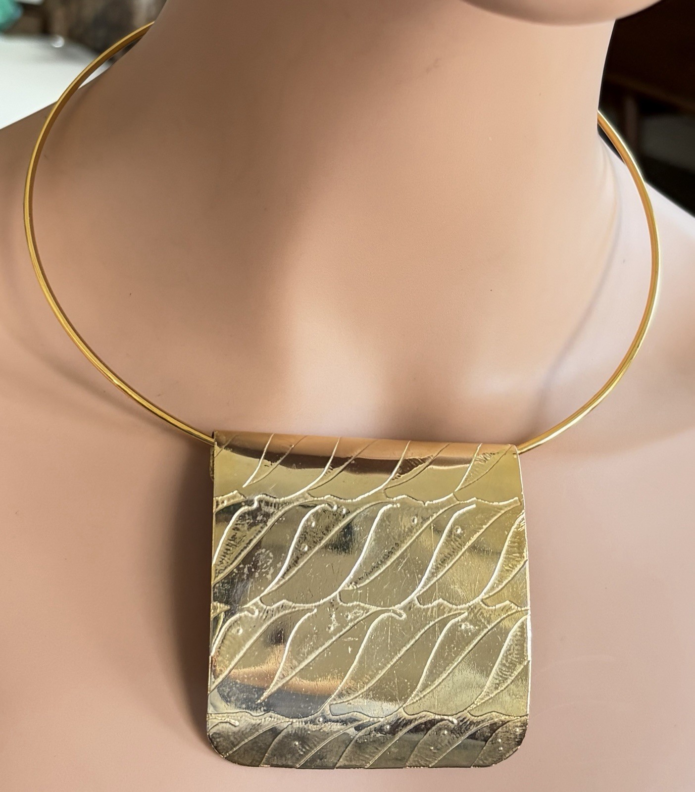 D’Anna Brutalist Statement Pendant Joan Rivers Torque Choker Necklace Gold Tone