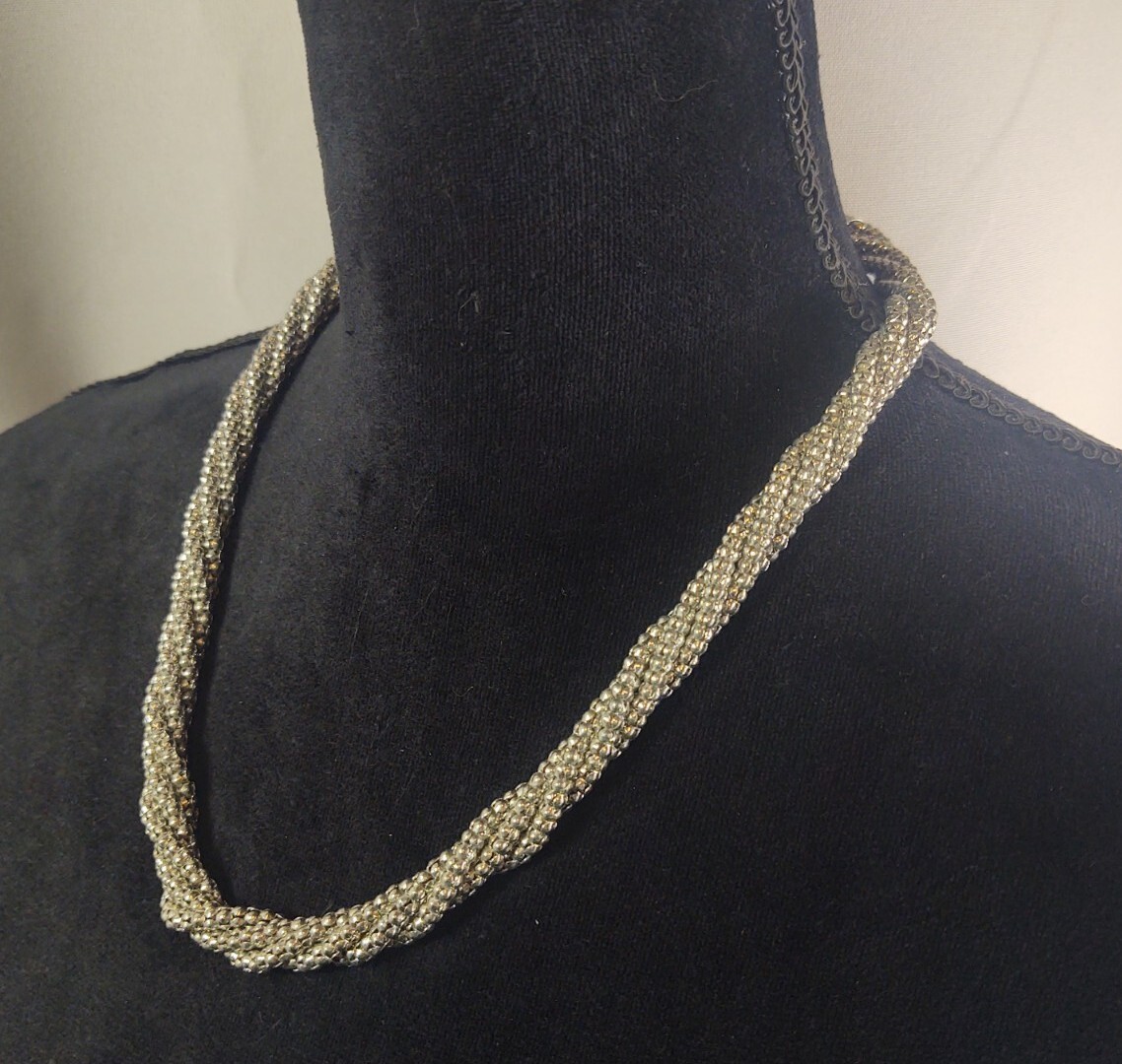Vintage Silver Tone Twisted Rope Chain Choker Necklace Women’s Costume Jewelry