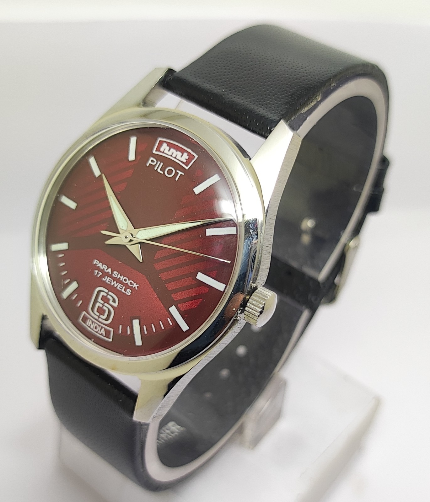 Vintage Hmt Pilot Red Dial 17 Jewels Para Shock Mechanical hand winding Watch