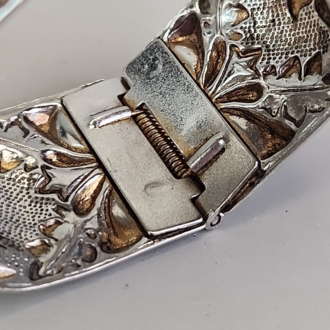 Vintage Bangle Bracelet Repousse Clamper Silver Tone 6.75″