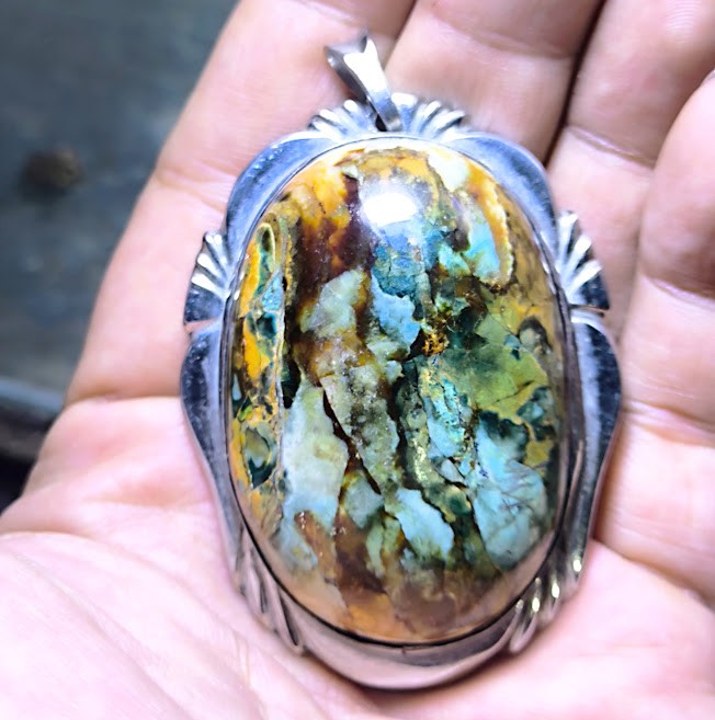 museum grade old agate pendant 42gr Rare Collcetion multi color garut west java