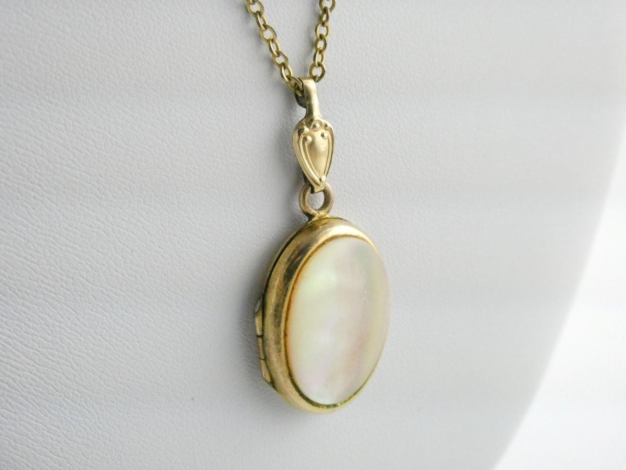 Vintage 1/20th 12k Gold Fill Chain Necklace Mother of Pearl Shell Locket Pendant