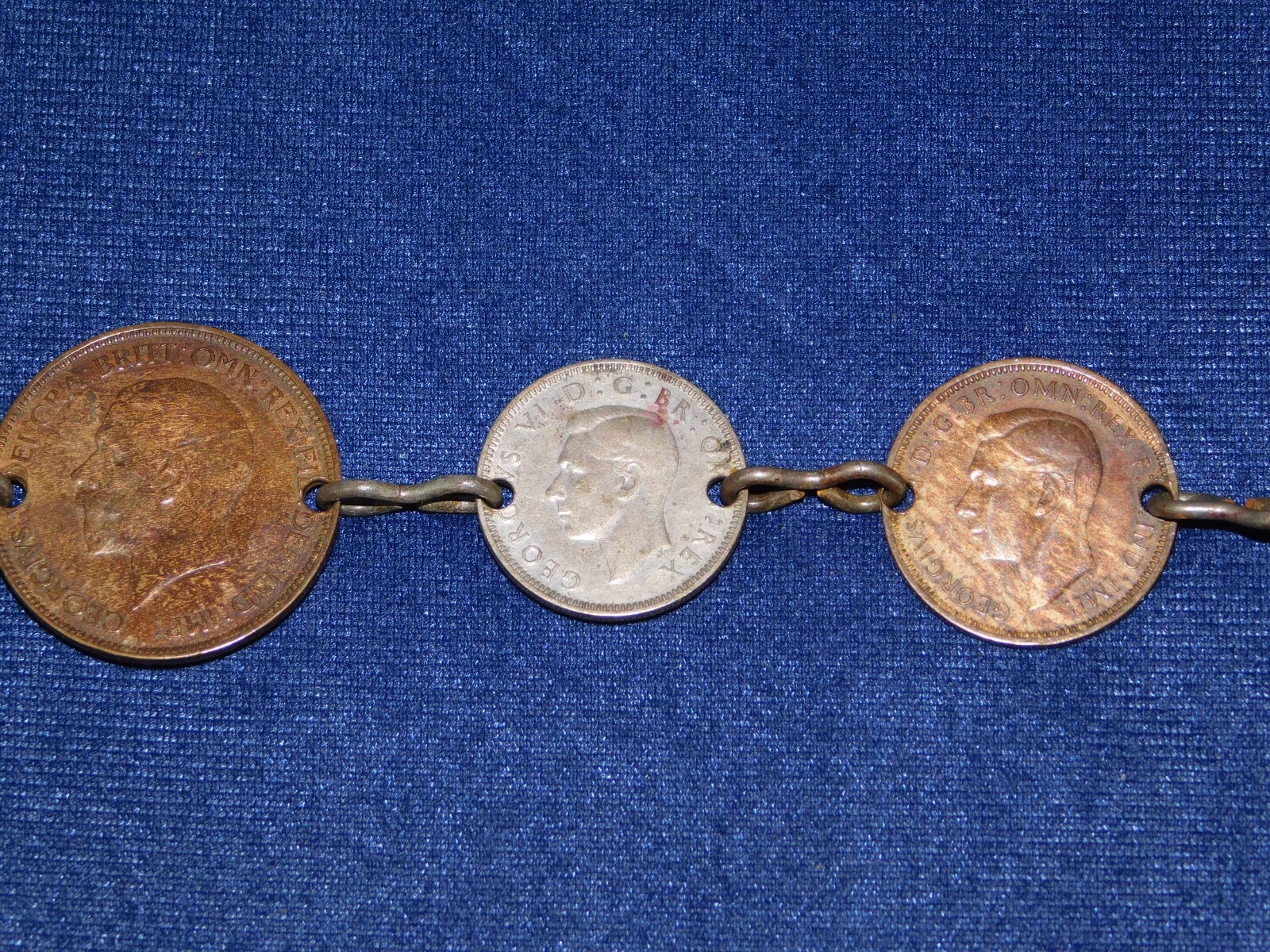 VINTAGE GREAT BRITAIN JEWELRY 5 BRITISH COINS BRACELET