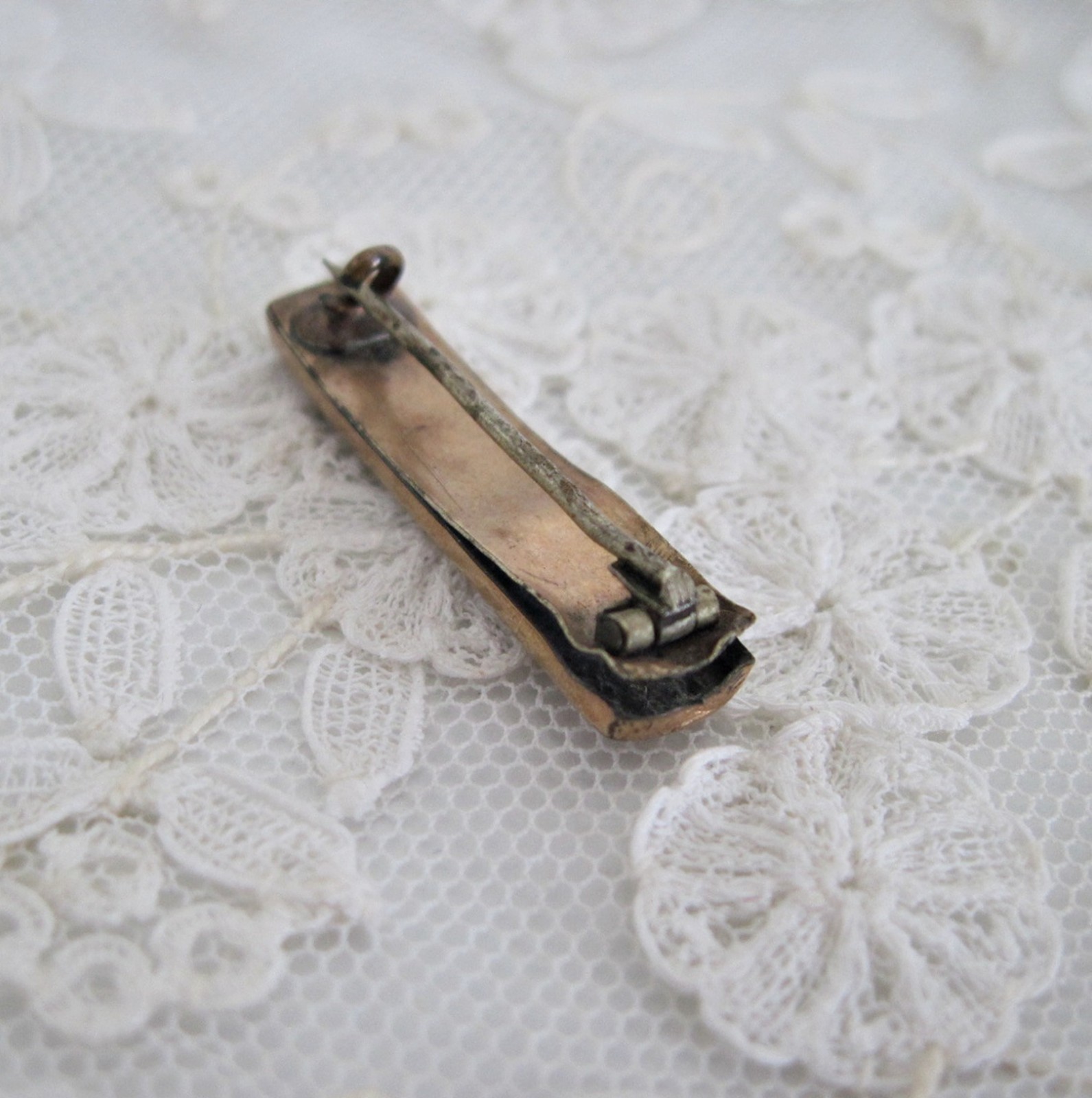 Antique Victorian Taille d’Epargne Black Enamel Rolled Gold Bar Pin Brooch READ