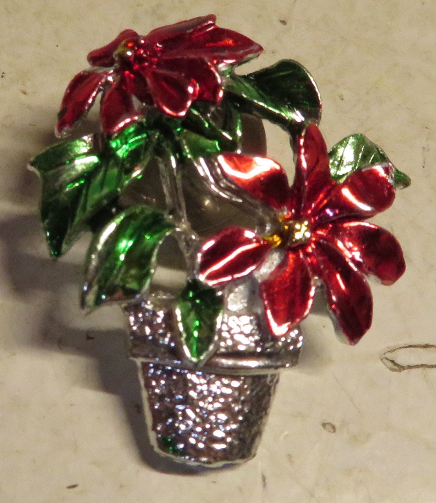 Vintage 1-1/4” Silver Tone Potted Poinsettia Plant Christmas Holiday Brooch Pin