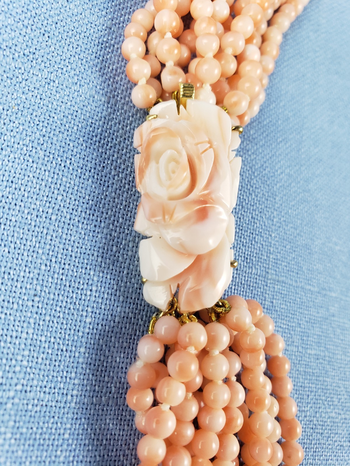 Angel skin coral multistrand 11 strands bead necklace carved rose 21″ 130 g