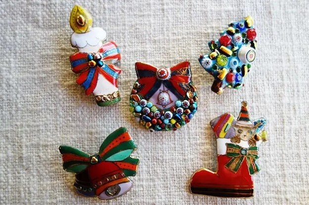 Christmas Candle – Japanese cloisonné enamel Mini Brooch Made-to-order NEW