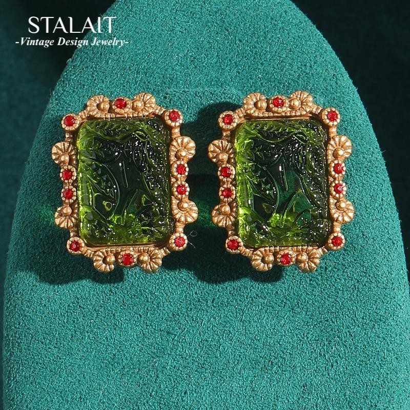 Vintage Green Glass Gold Stud Earrings Palace Relief Wedding Charm Jewelry 2025