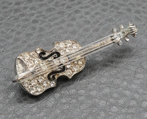 Vintage Pavé Crystal Rhinestone Enamel Violin Music Instrument Brooch Pin