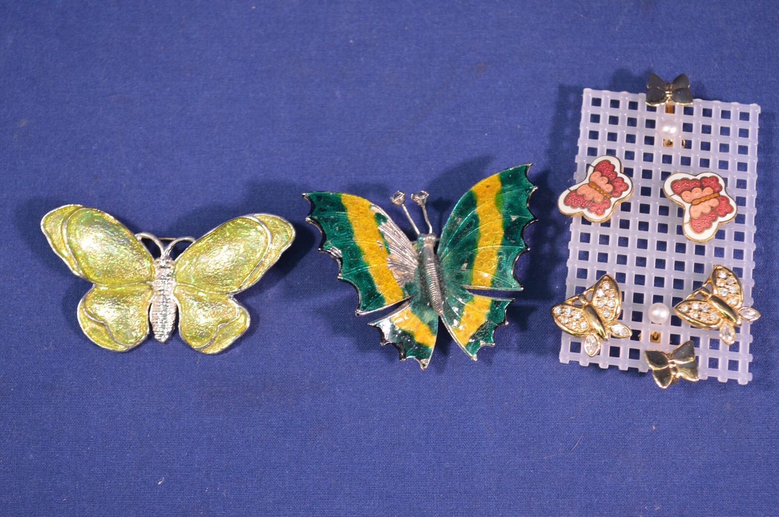 2 Butterfly Brooch Pins Green & Yellow,3 Prs Earrings Gold & Red,J12