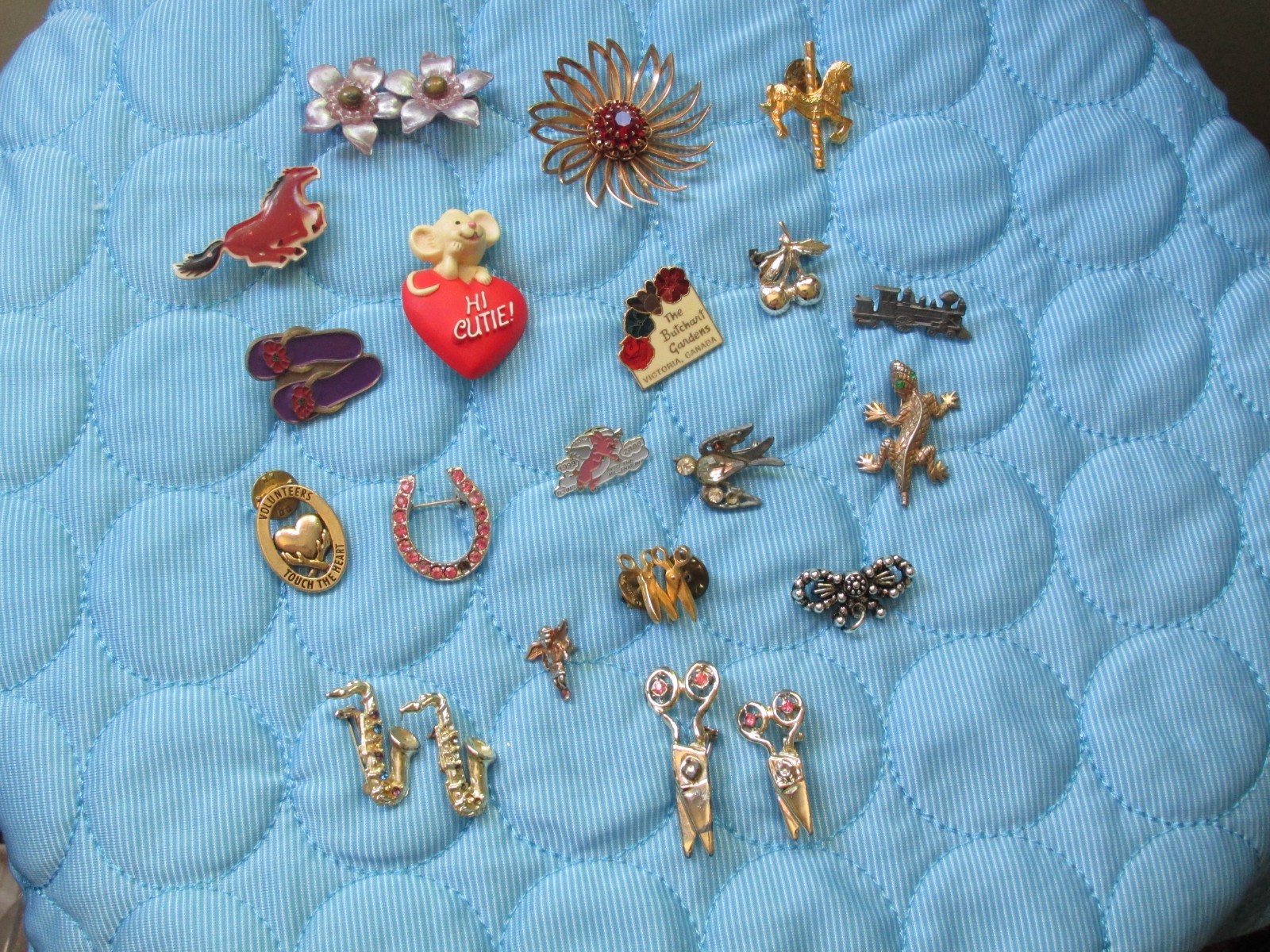 Lot of 35 Mixed Lot Brooches/Pins – some Scratched/Damaged/missing Stones As Is