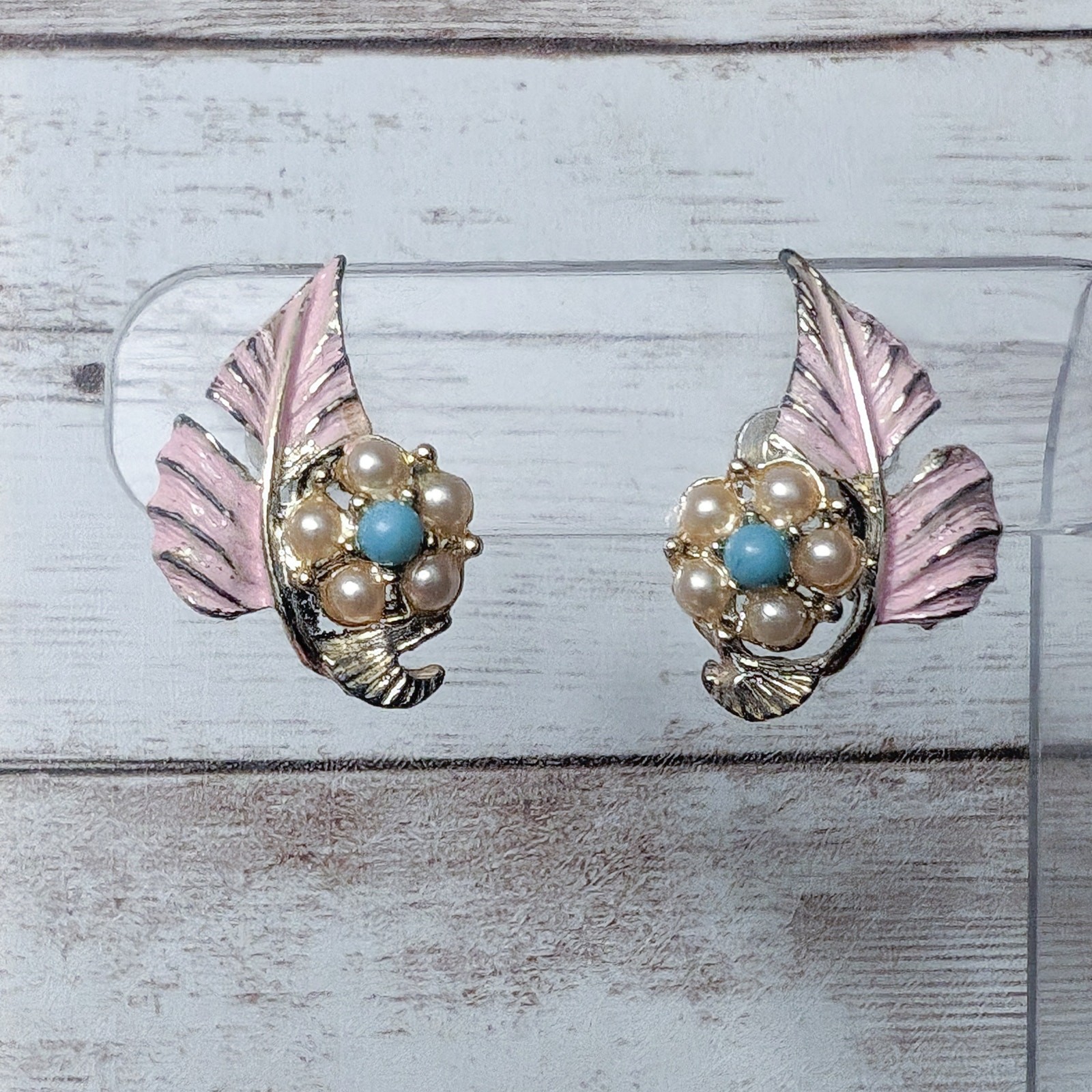 Vintage Screw Back Earrings – Pink Leaf with Cream & Turquoise Tone Accents
