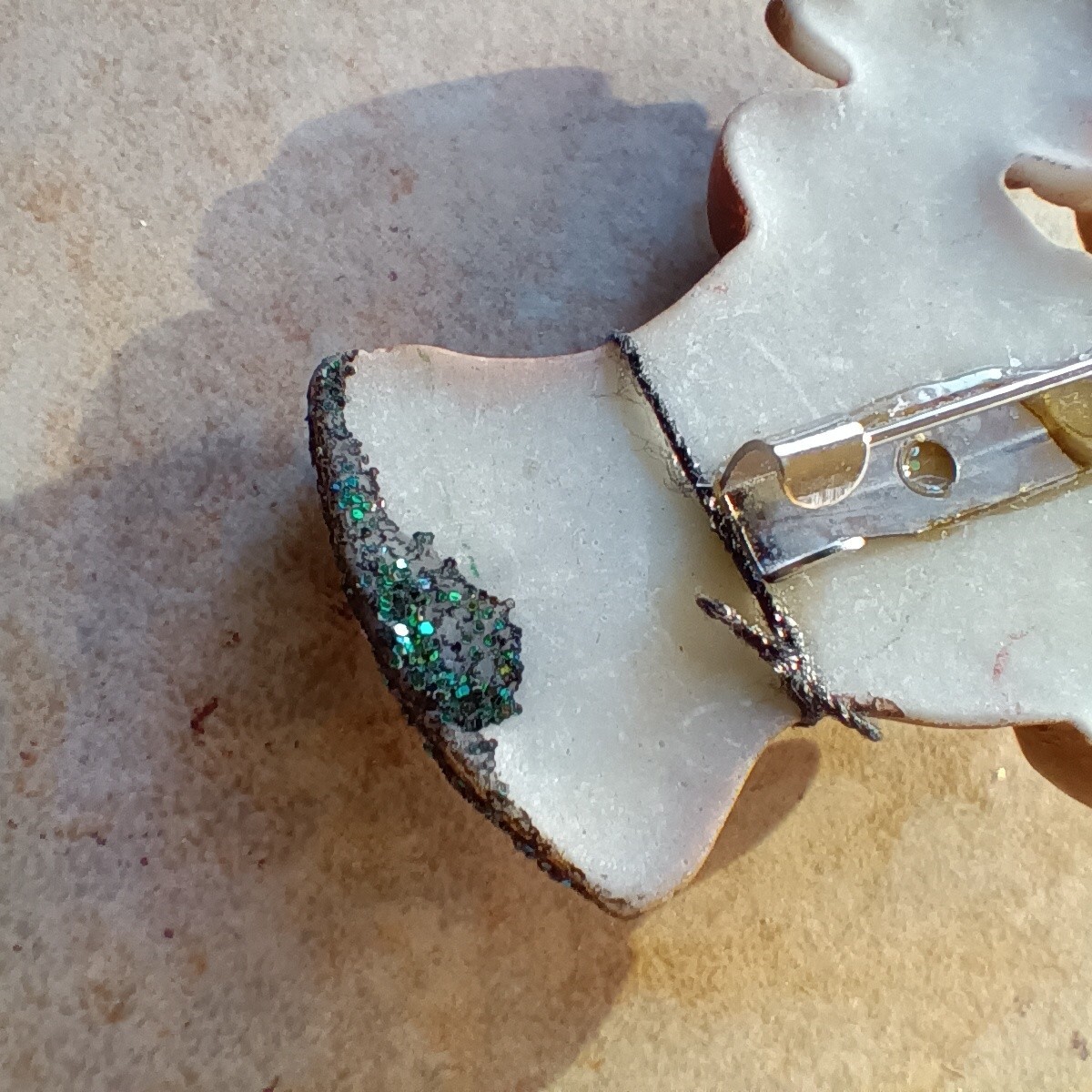 Vtg Reindeer Pin Brooch Acrylic Resin Plastic 3 Deer + Christmas Lights Decor