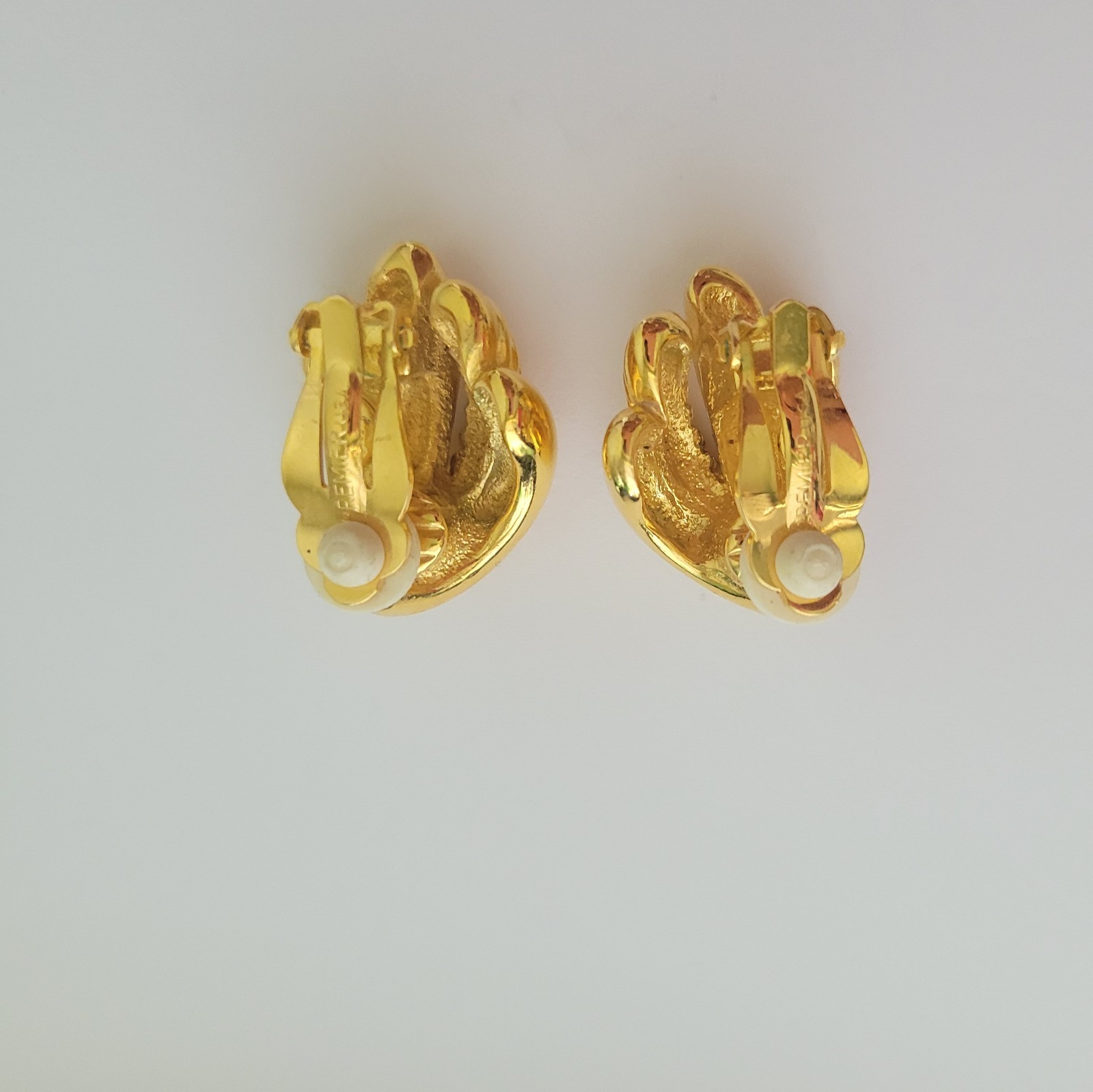 Vintage Premier Designs Gold Tone Clip-On Earrings Ribbed Textured 1.25″ US Made
