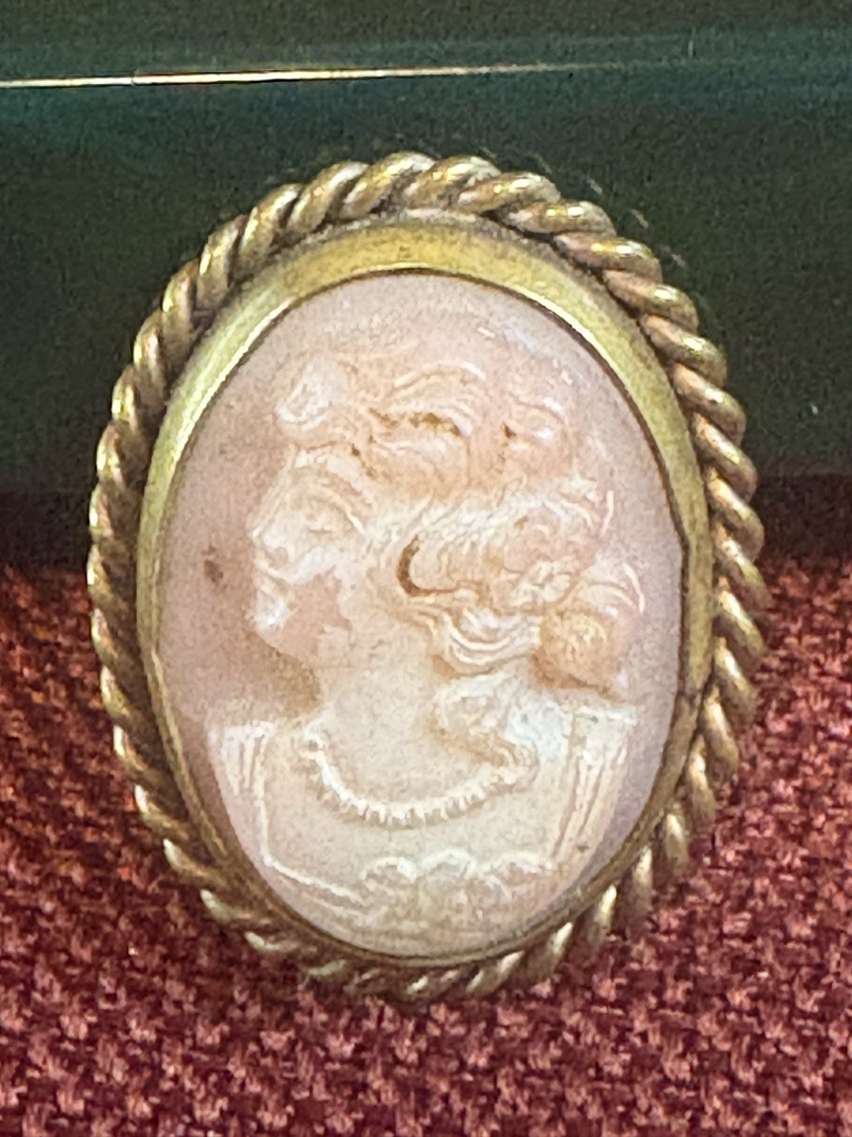 Vtg ANTIQUE Brooch Pin Glass Cameo Gold tone