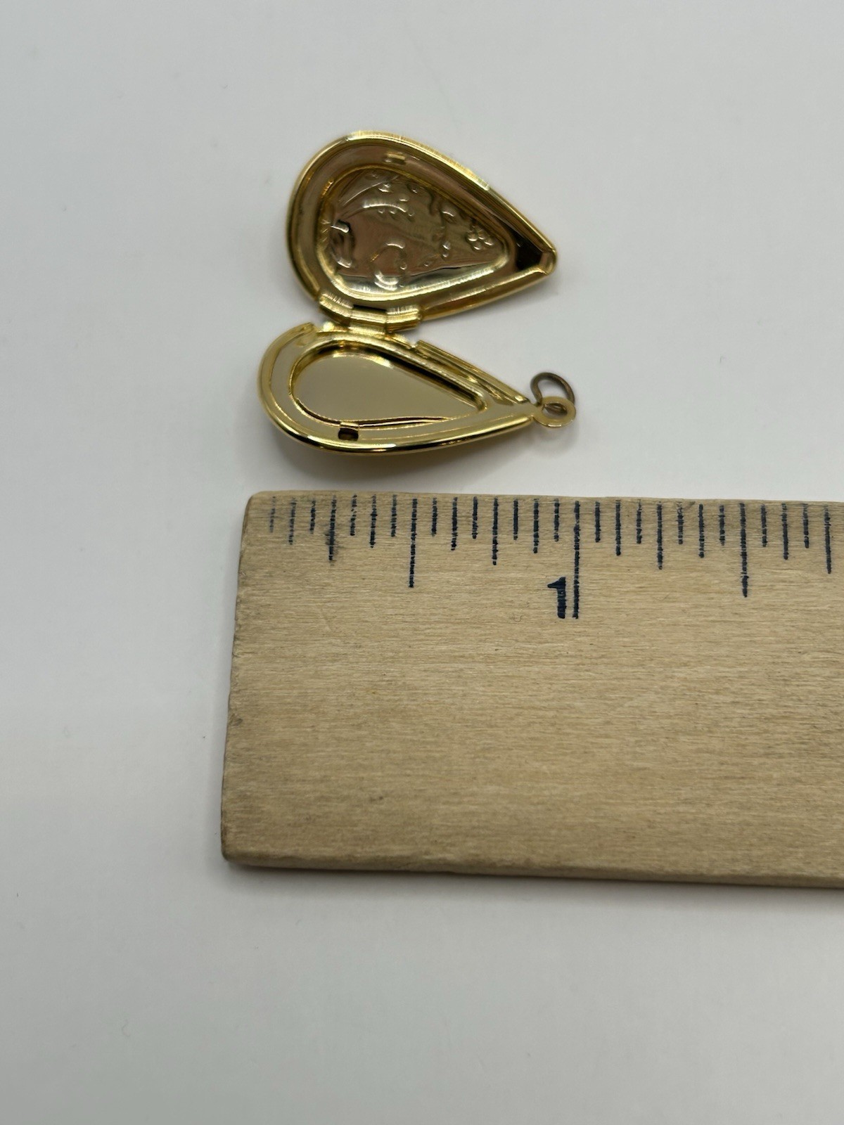 Vintage Gold Tone Teardrop Locket Pendant Heart Floral Etched Photo Charm
