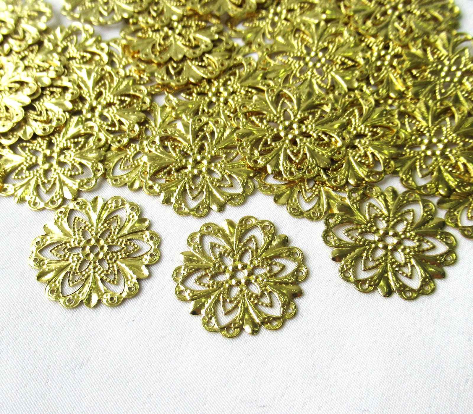 100pcs Floral Stamping Six Points 21mm Brass Filigree Findings for DIY Crafts