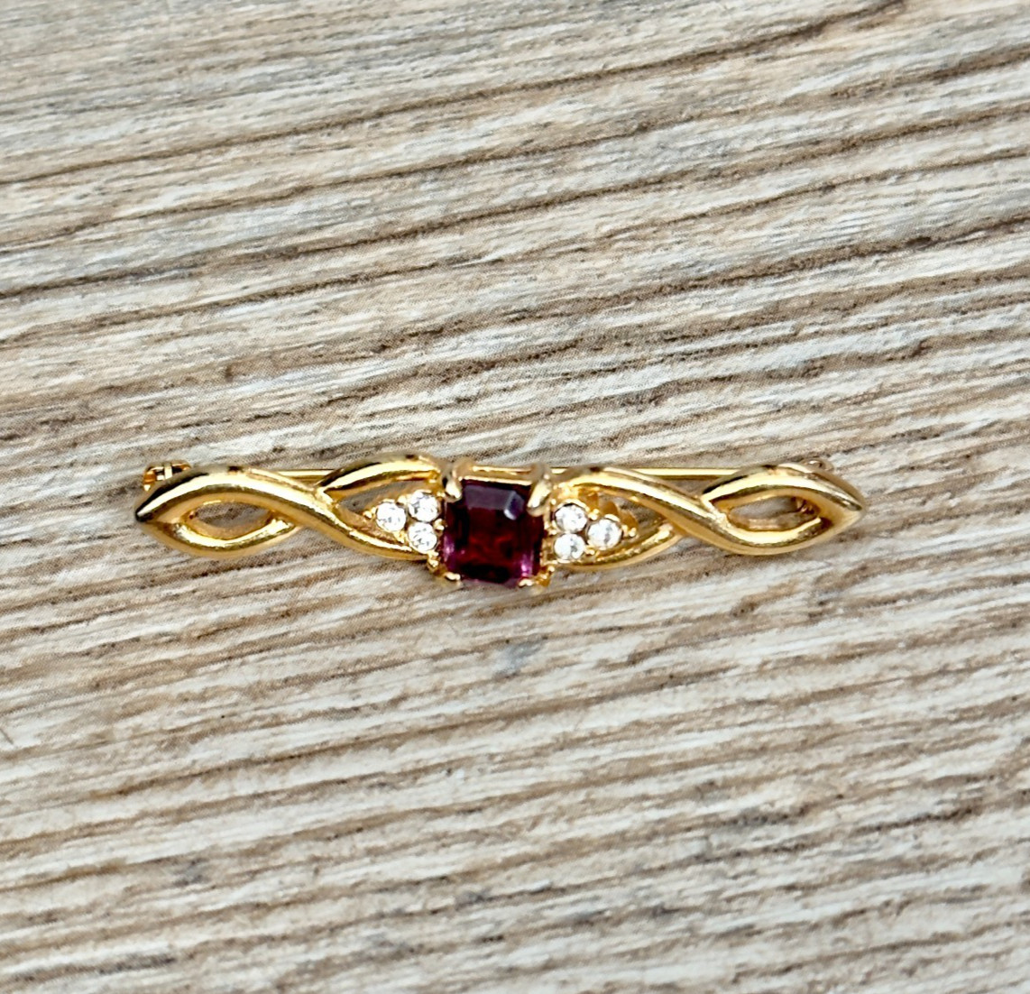 Rhinestone Brooch Pin Twisted Gold Tone Unsigned