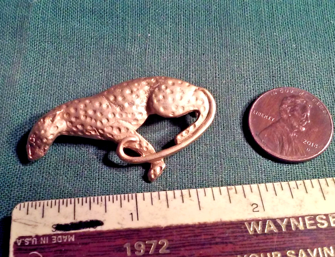 LEOPARD Figural Small 2″ Gold-Tone Brooch Pin w/ Maker’s Mark “EH” Unknown Name